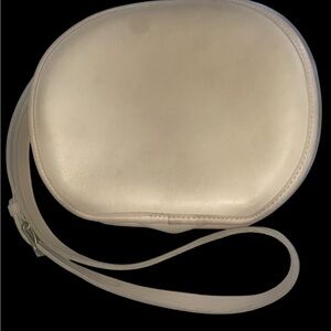 Authentic Vintage 80’s Coach Rare Ivory Leather Chester Shoulder Canteen Shaped